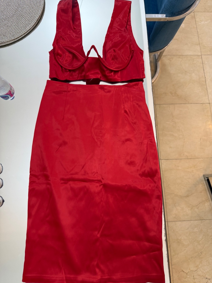 Oh Polly Red Satin Two-Piece Co-ord Set – Plunge Top & Midi Skirt (Split Size UK 8 / 10)