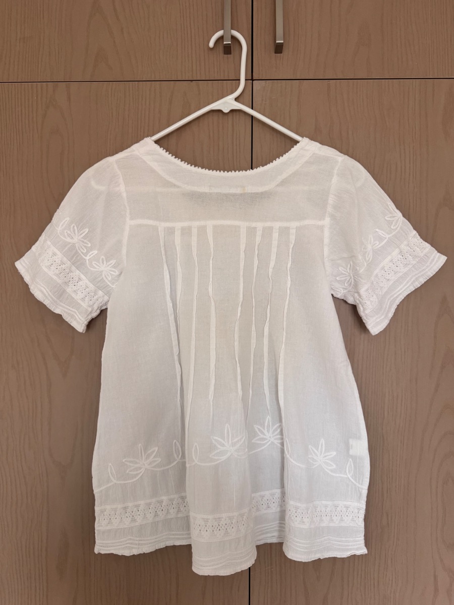 Ibiza-style white embroidered short-sleeve blouse photo 2