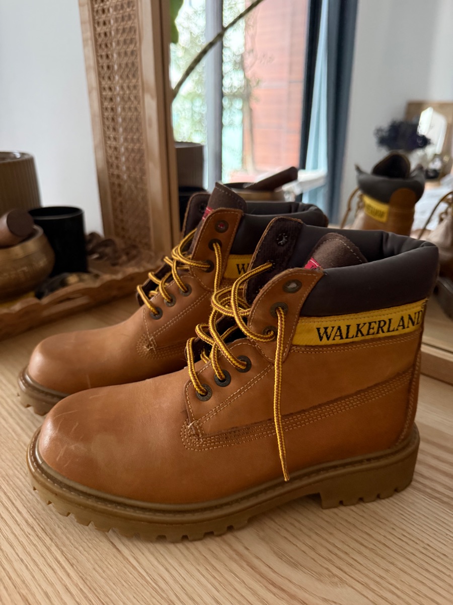Walker land boots