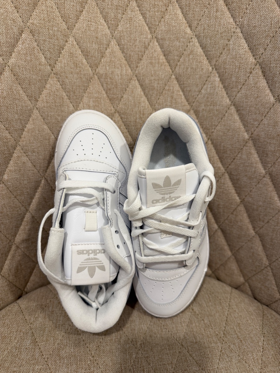 Adidas New Shoes Never Used Without Box