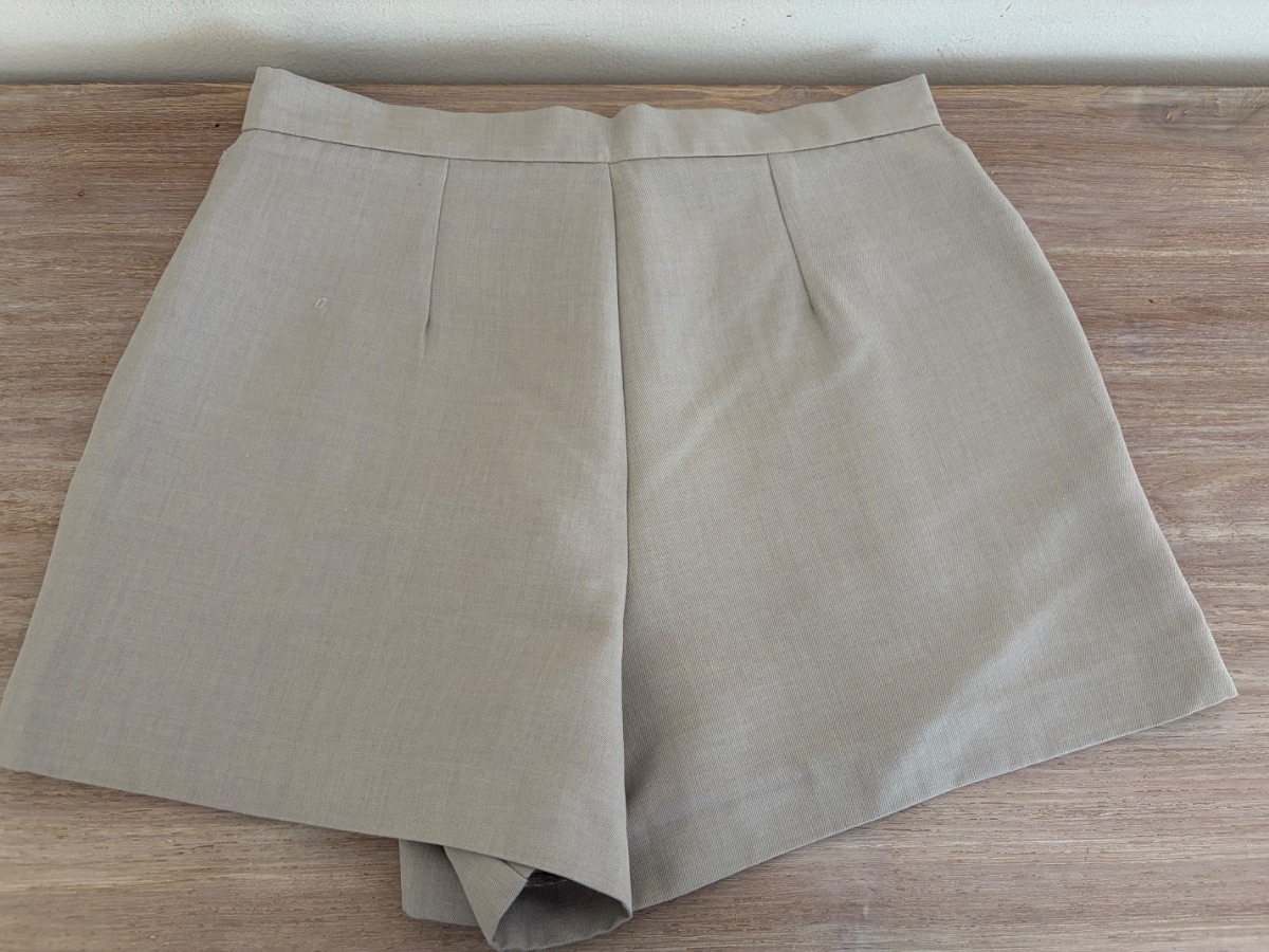 Miss Selfridge Cargo style lightweight shorts photo 2