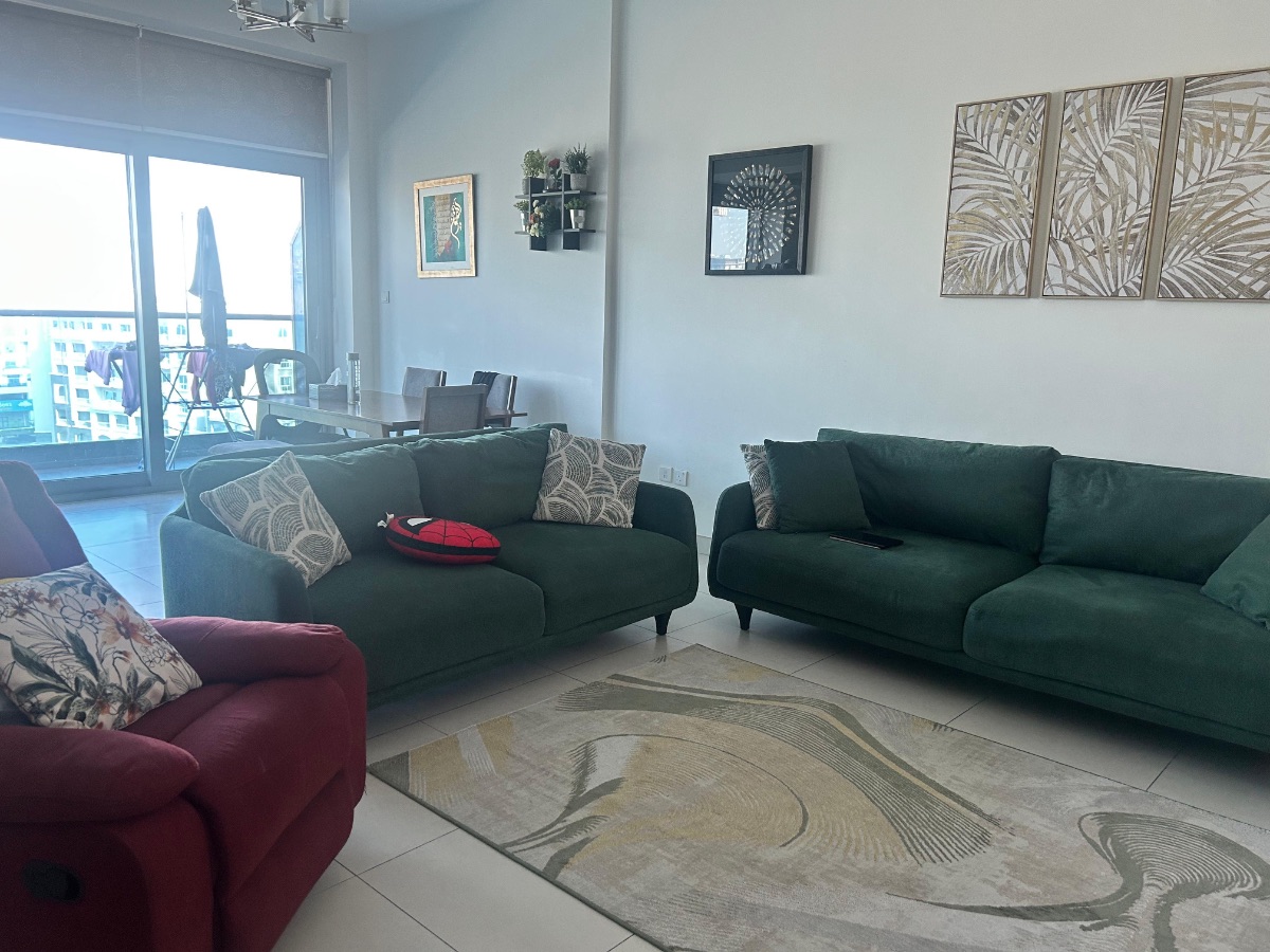 Home centre sofa set 3+2