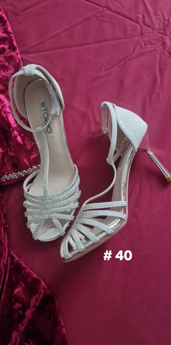 Redtag Dress and shoes photo 3