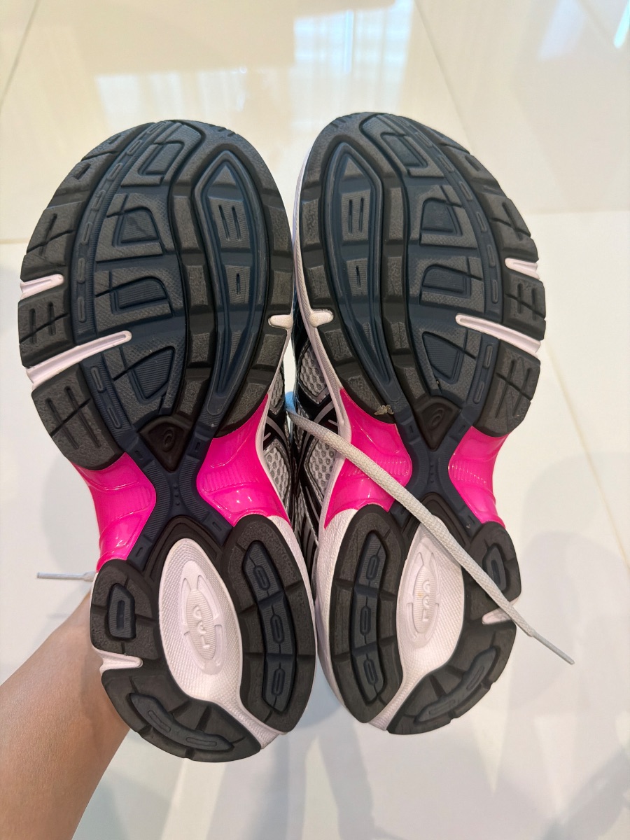 Asics photo 3