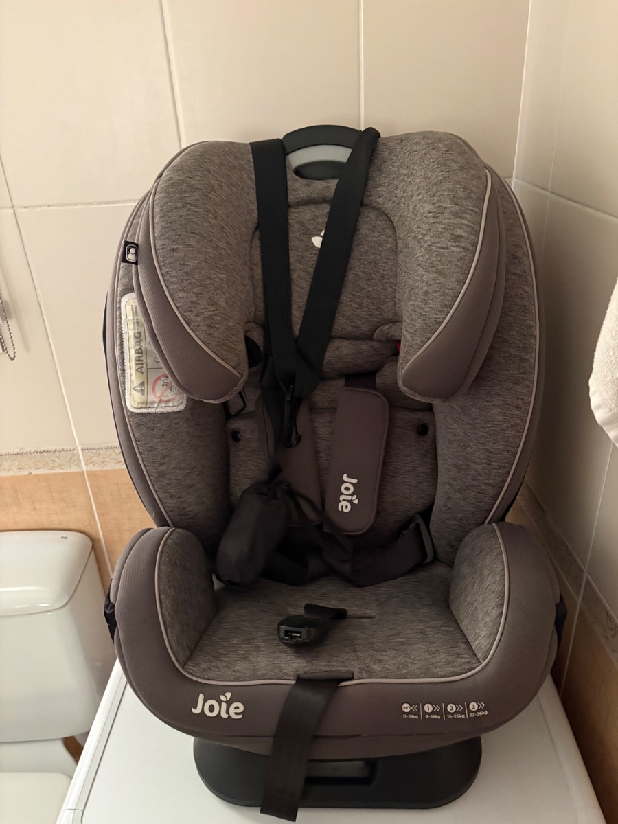 Joie Baby Car seat photo 2