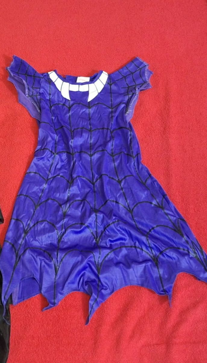 Vampirina Halloween dress
