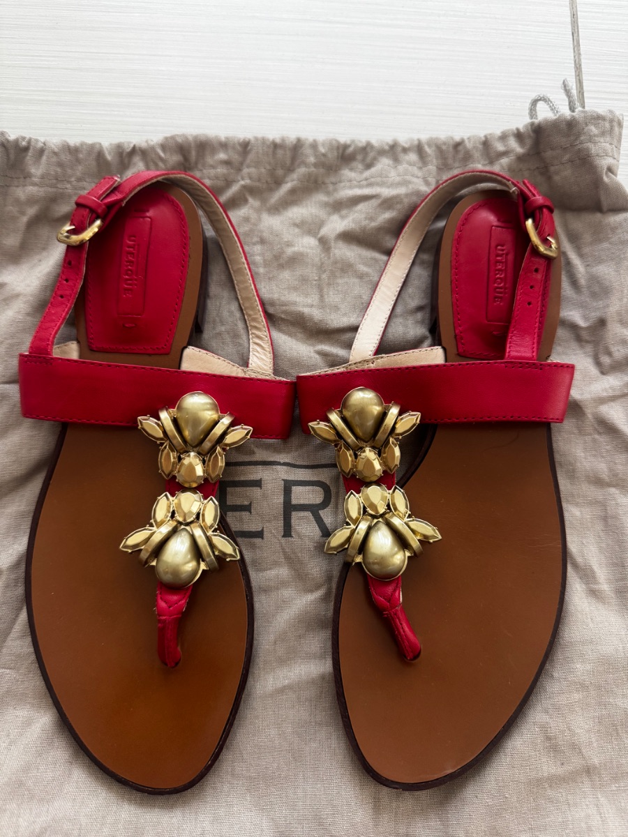 Uterque red sandals with gold embellishment