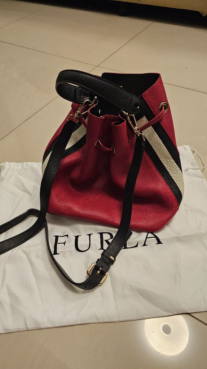 Furla Stacy bucket bag photo 2
