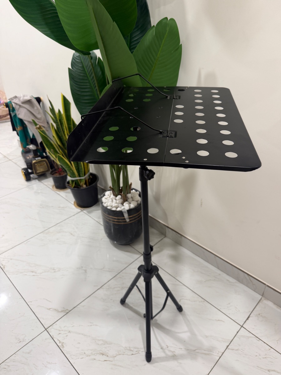 Music Notes Tripod Stand photo 2