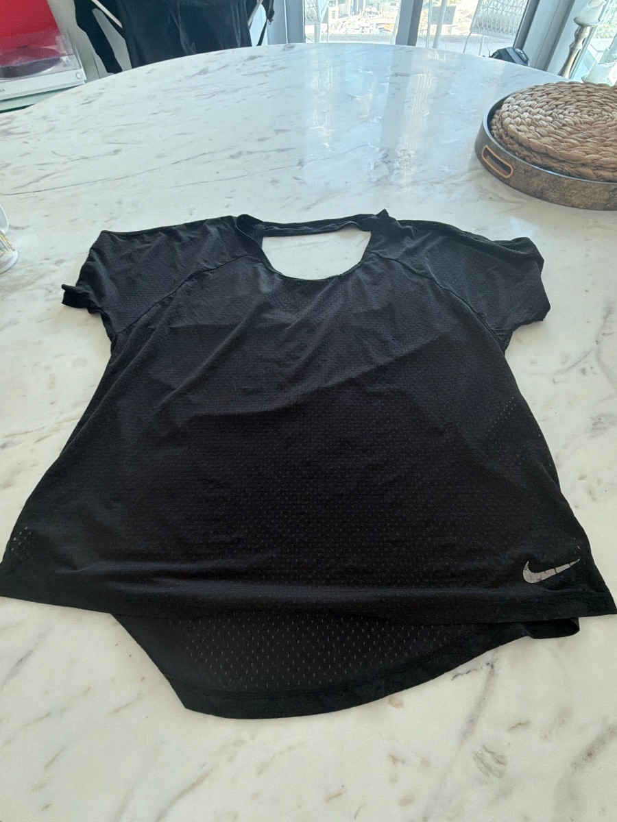 Nike gym top