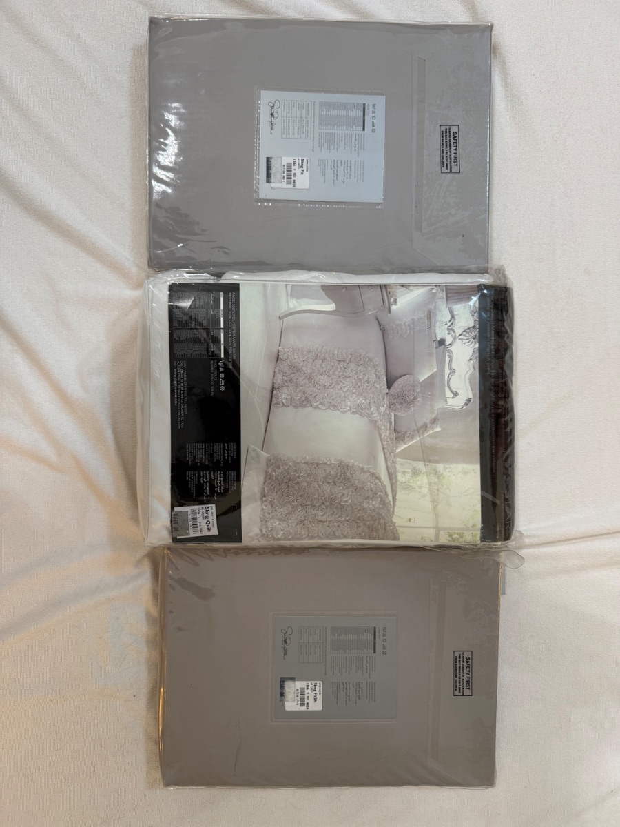 Brand new bed sheets and duvet photo 2