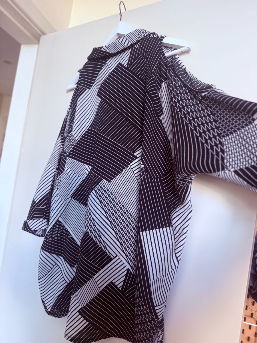 New Look Black & White Abstract Top UK14 photo 2