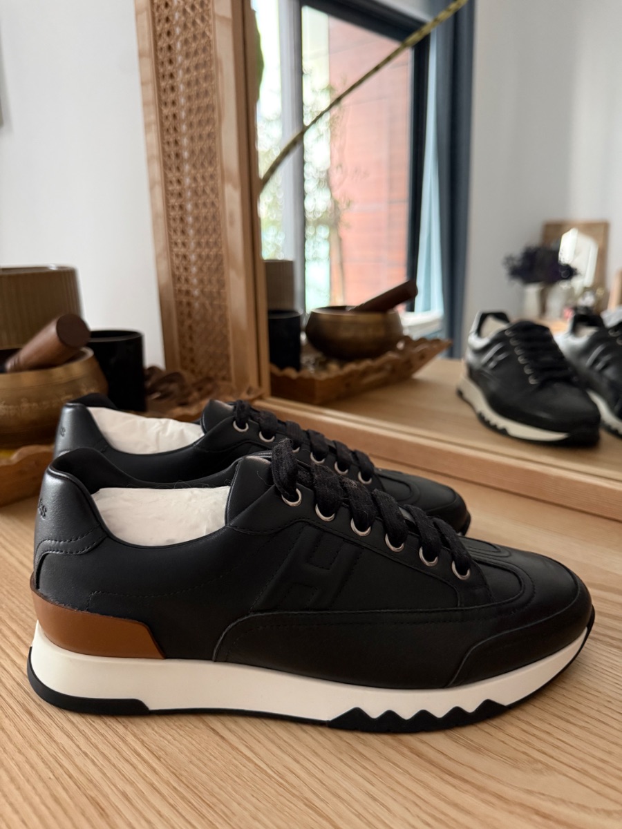 Hermes navy blue sneakers photo 3