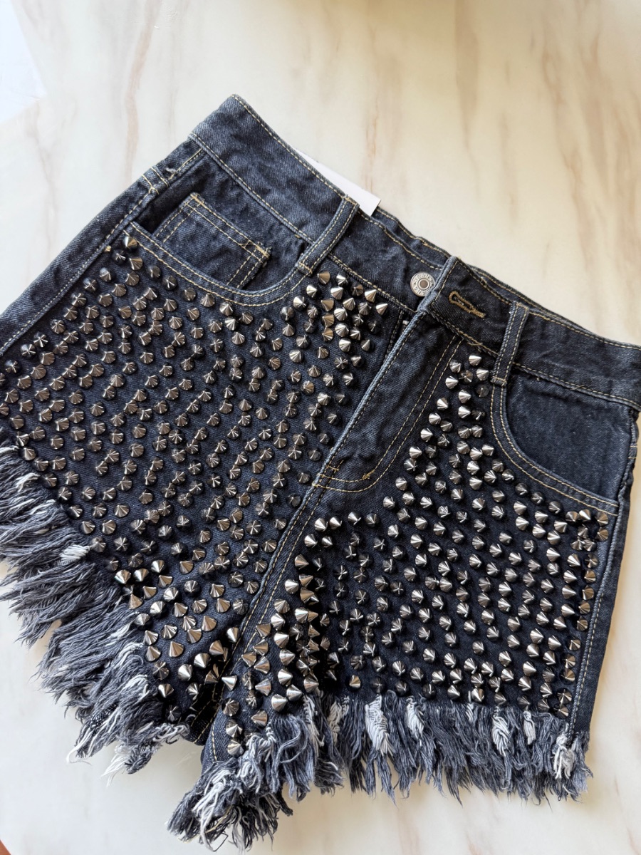 No Name Studded Denim Shorts – Size M – New with Tags