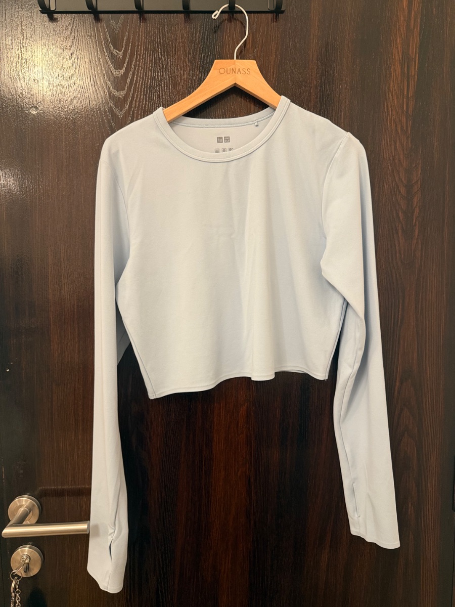 Uniqlo baby blue sport top