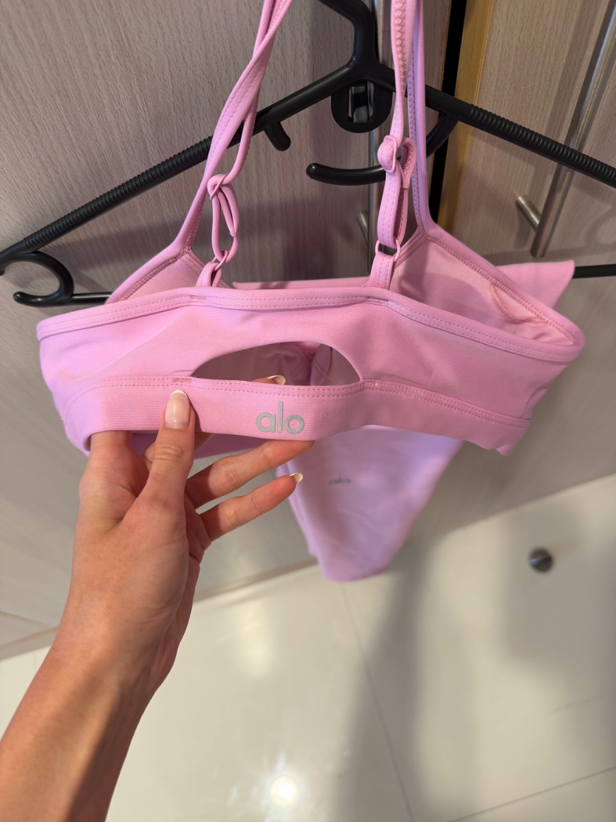 Pink Alo gym set photo 2