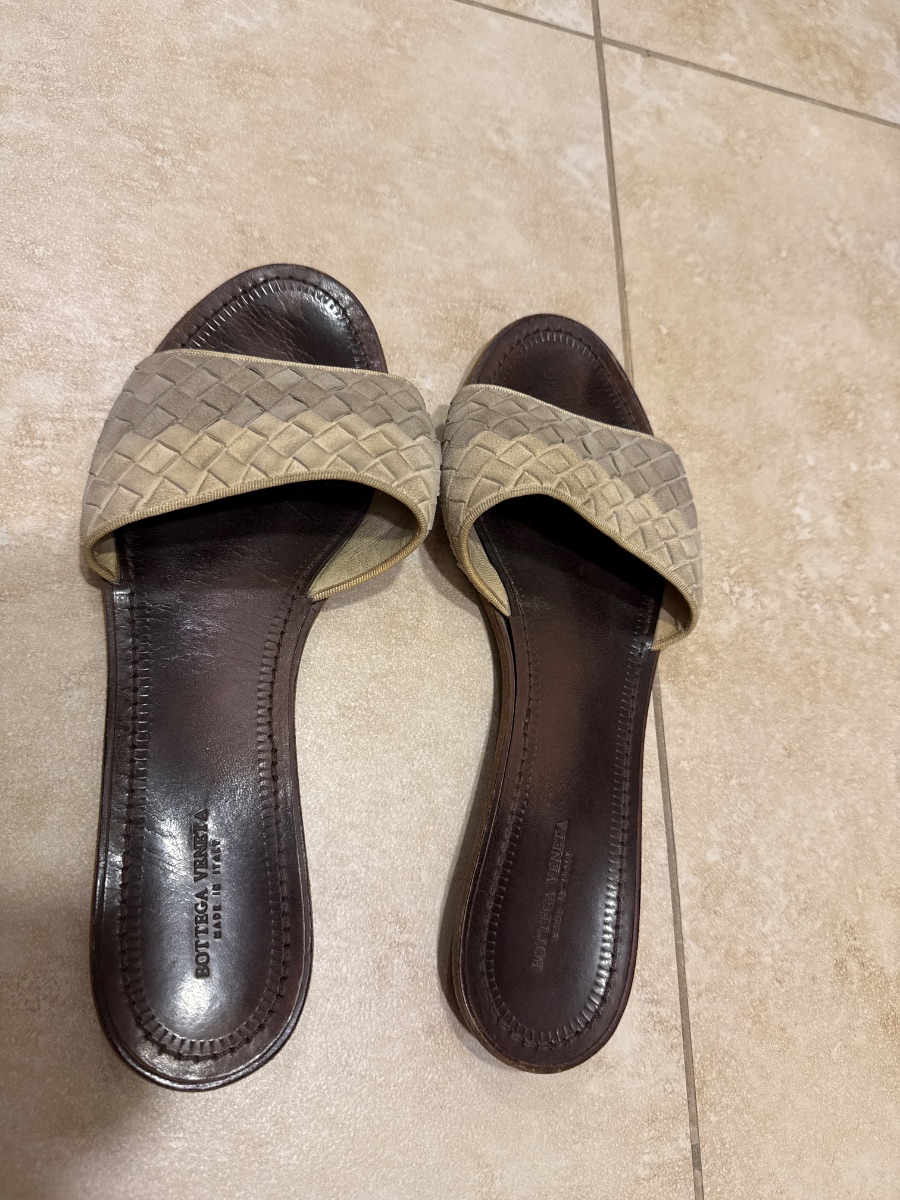 Bottega Veneta slippers photo 2