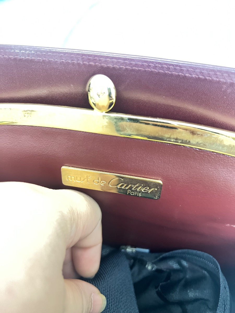 Cartier sling bag photo 3