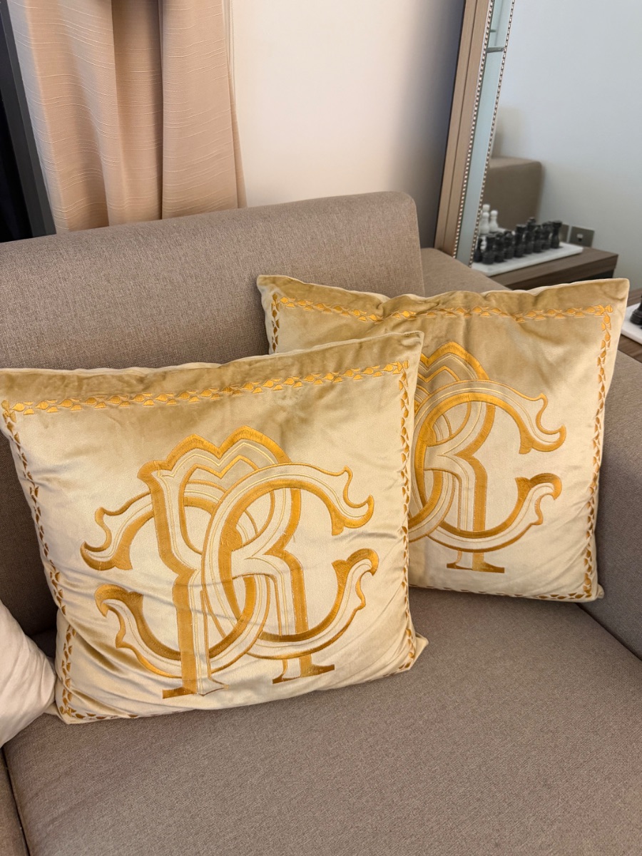 Good velvet pillows