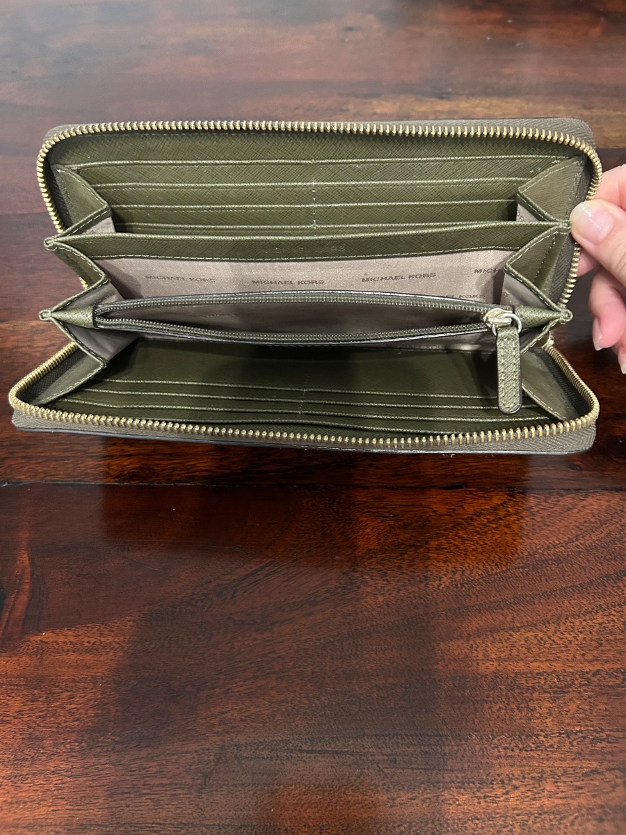 Michael Kors MK ladies wallet photo 3