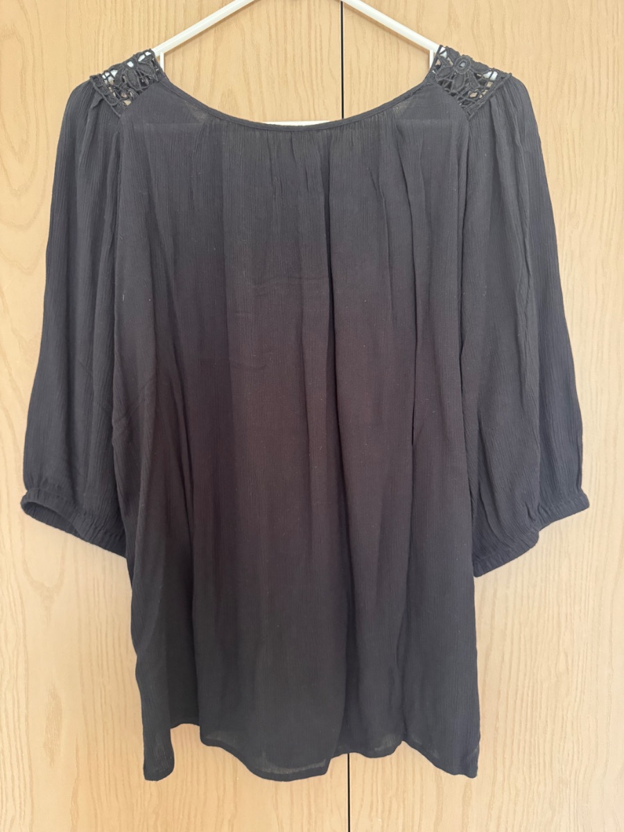 United Colors of Benetton United Colours of Benetton black blouse with lace yoke photo 2