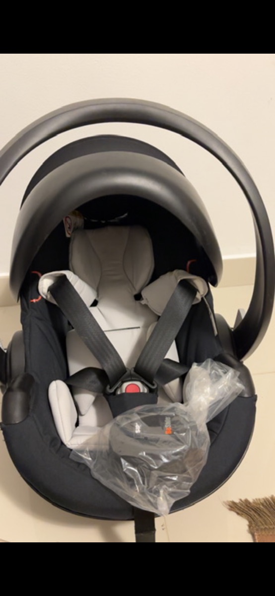 Stokke Izi Go car seat