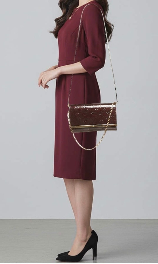 LOUIS VUITTON Ana Amarante Monogram Vernis clutch