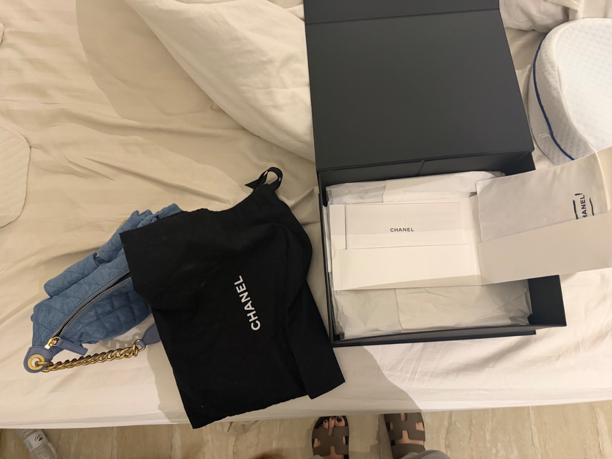 Chanel multi pocket hobo bag photo 2