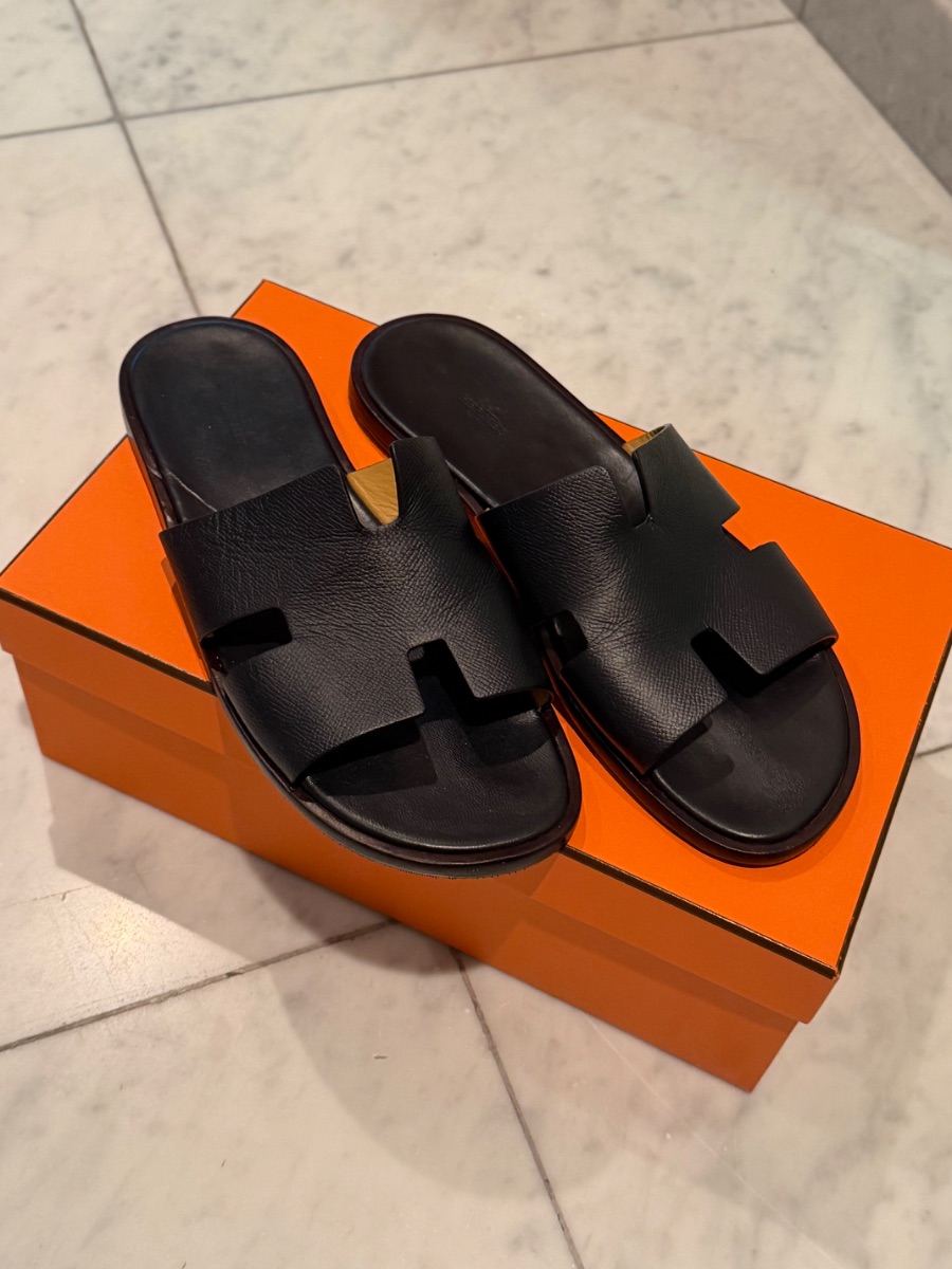 Hermes Oran sandals in black epson