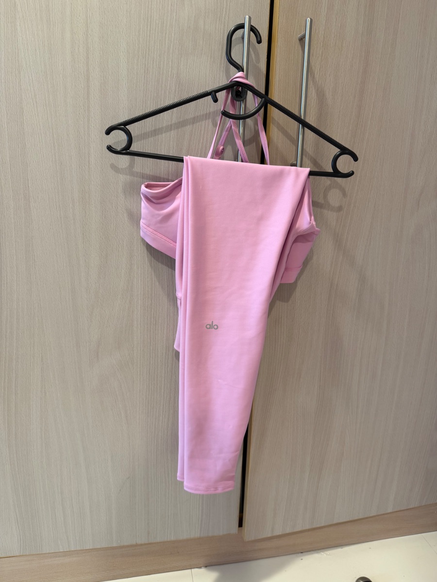 Pink Alo gym set