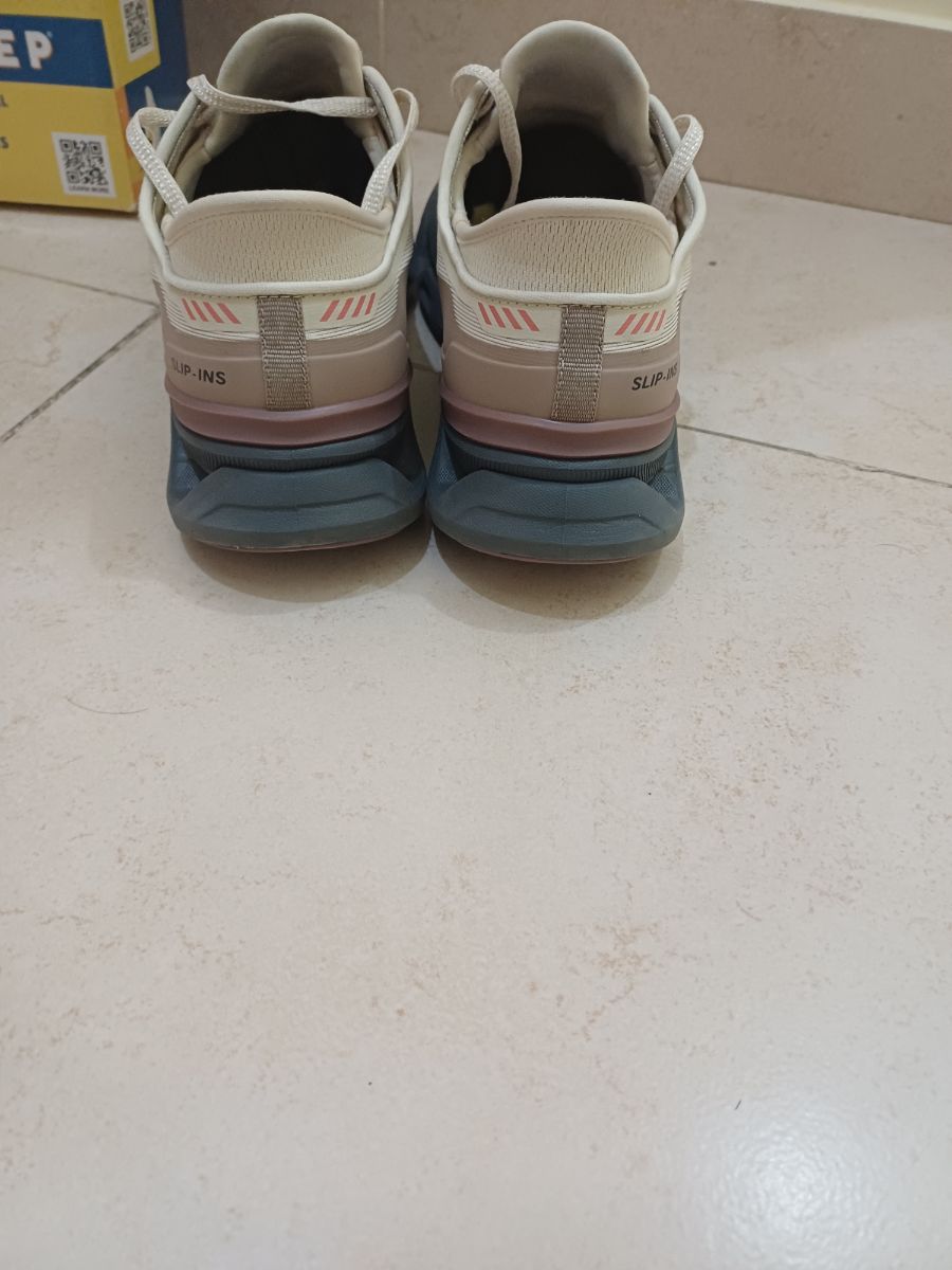 Skechers Glide - Step Altus Woman's Sneaker photo 3