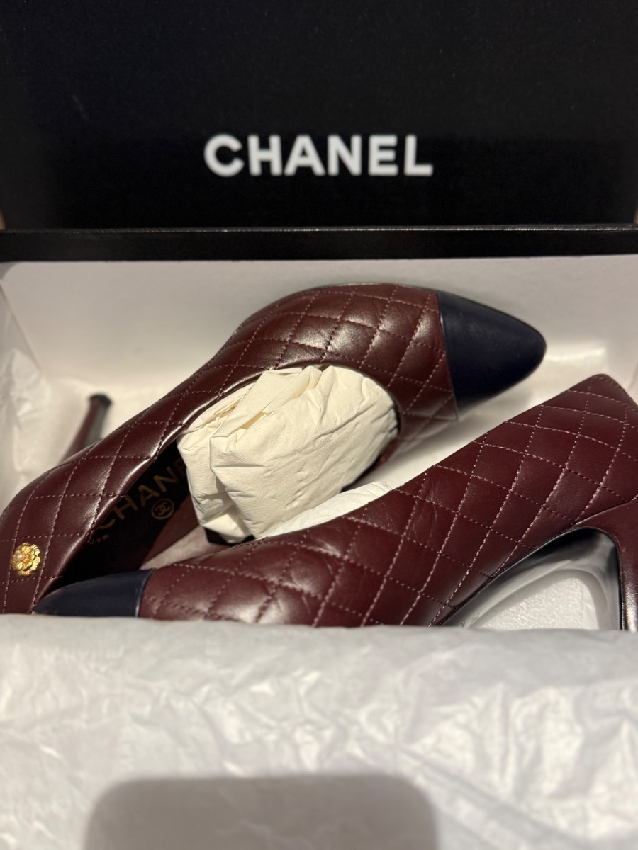Chanel ladies quilted shoes photo 3