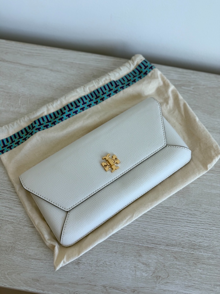 Clutch tory Burch