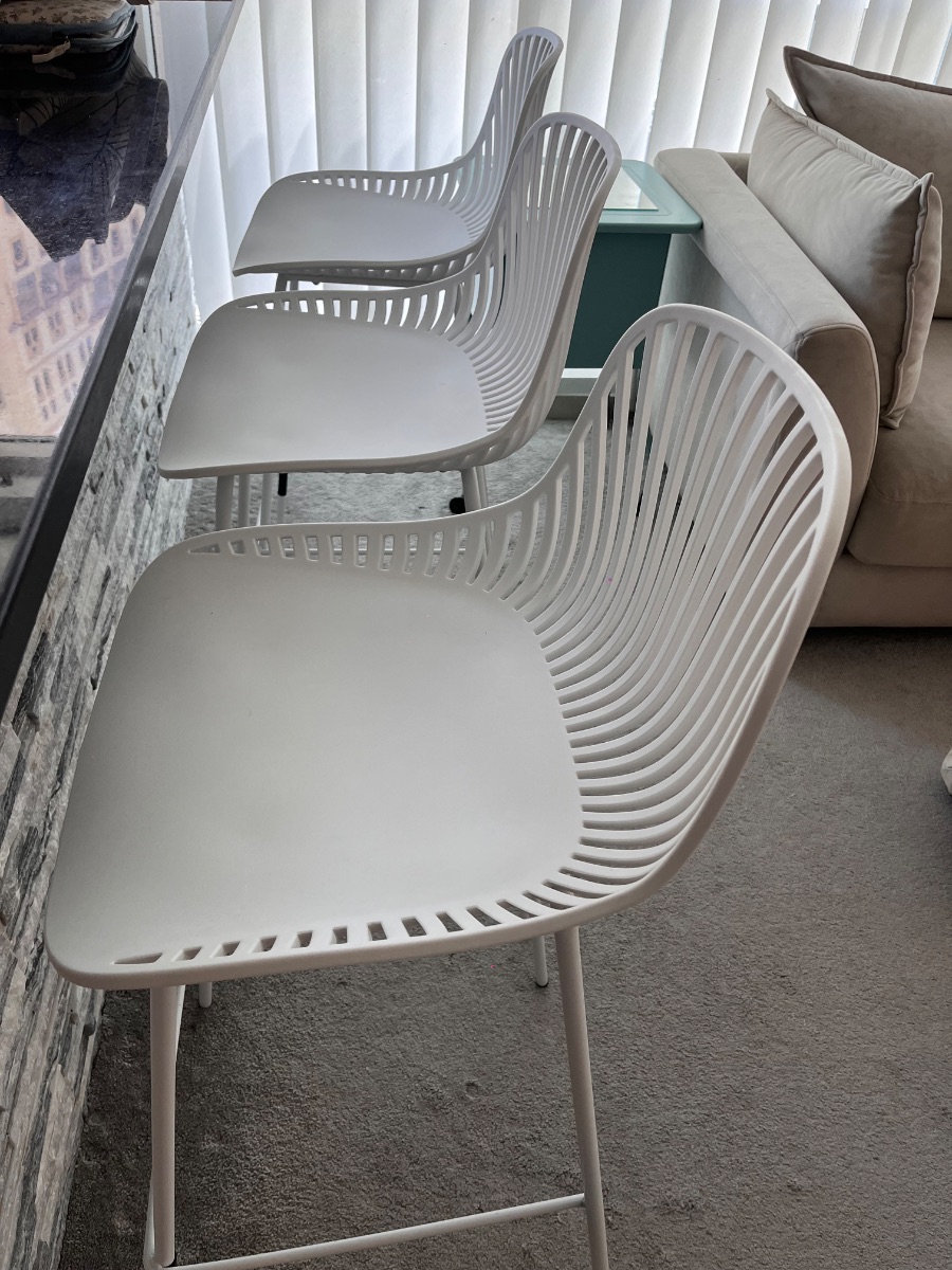 Dragonmart 3 x White Bar Stools photo 3