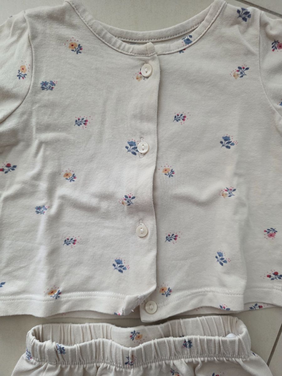 H&M Floral Set. Trousers and top photo 2