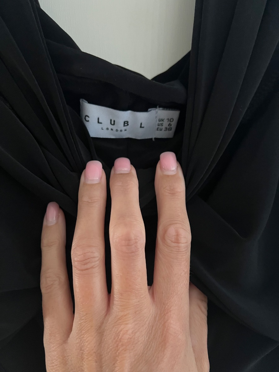 Club London black crop top 10. photo 2