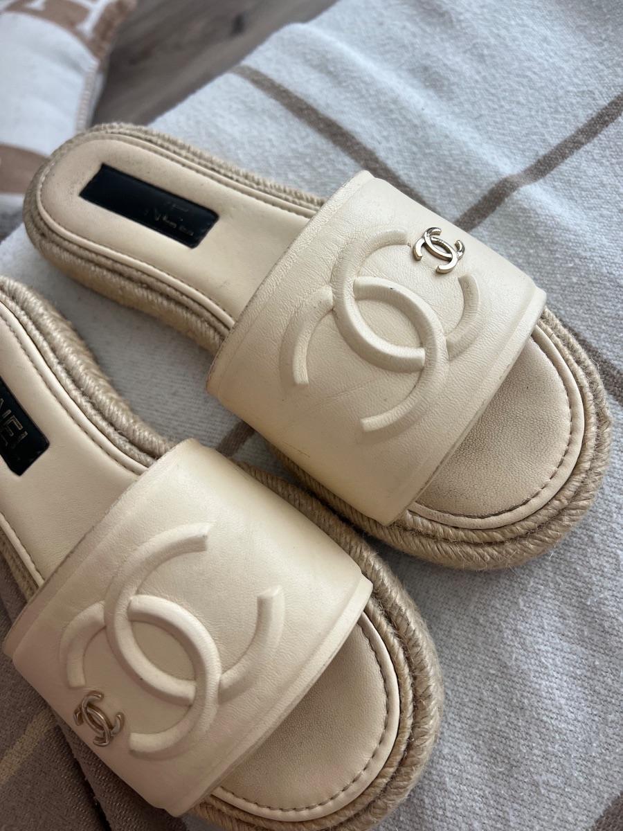 Chanel Leather Espadrille Slides – Cream – Size 39 – With Original Box