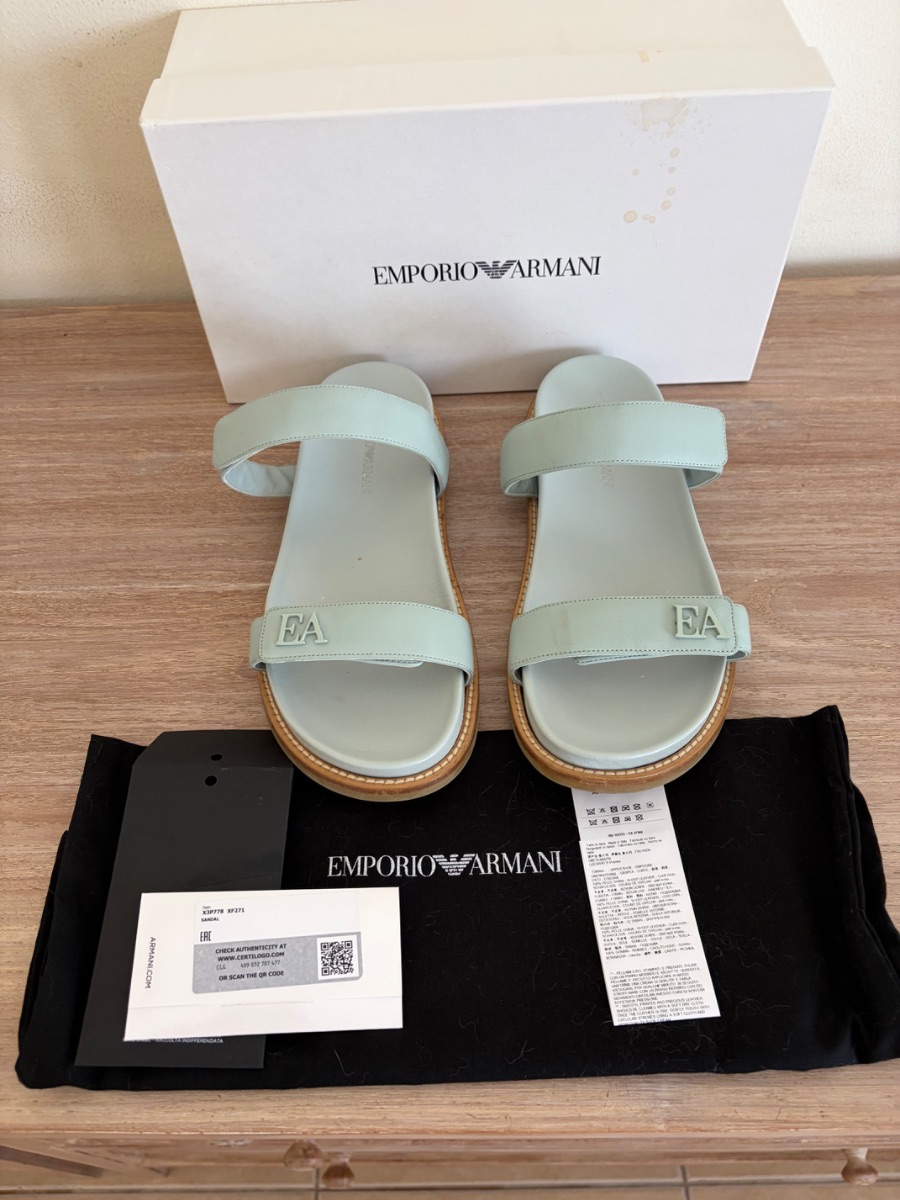 Emporio Armani slides photo 3