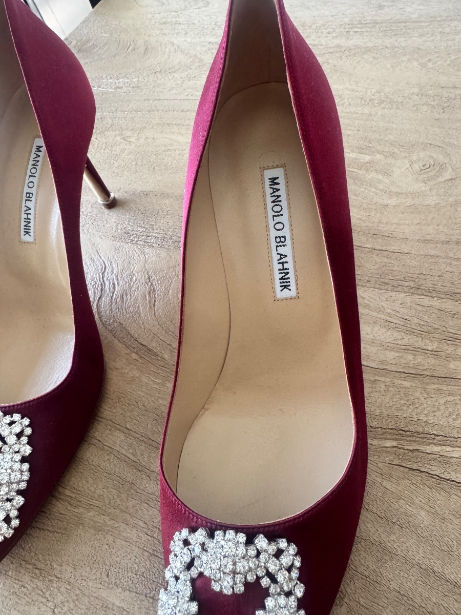 Manolo Blahnik Hangisi 70 Pump, EU 39 photo 3
