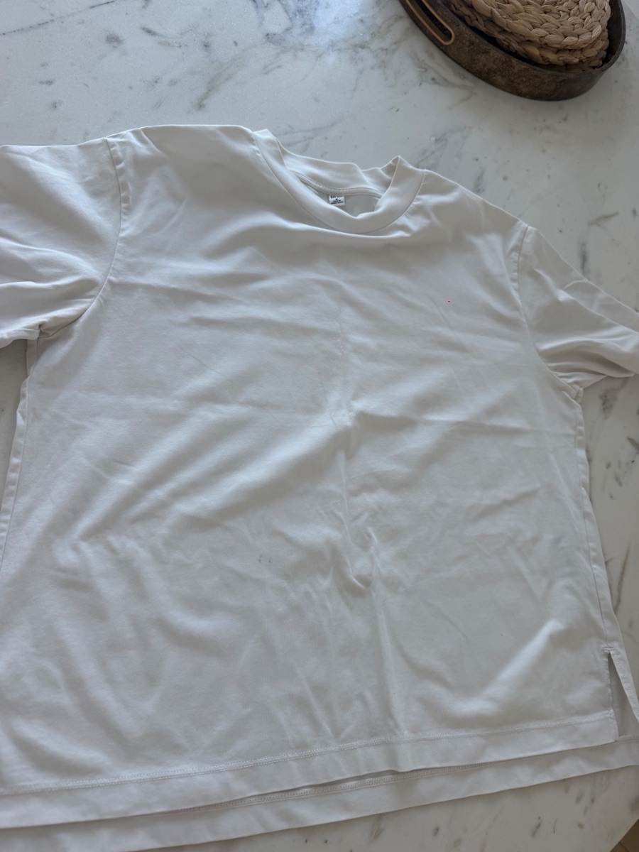 White Uniqlo T shirt