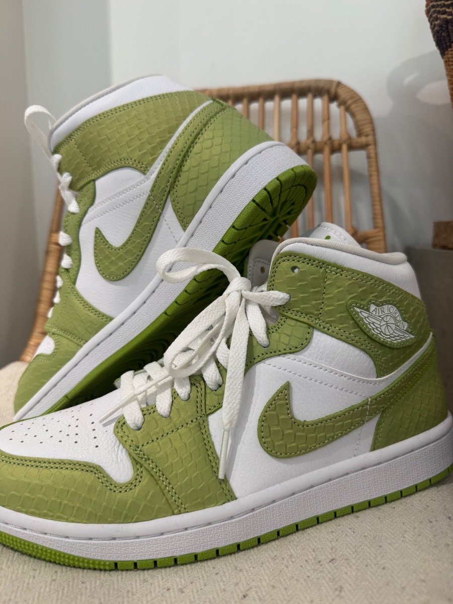 Nike AIR JORDAN 1 - MID SE