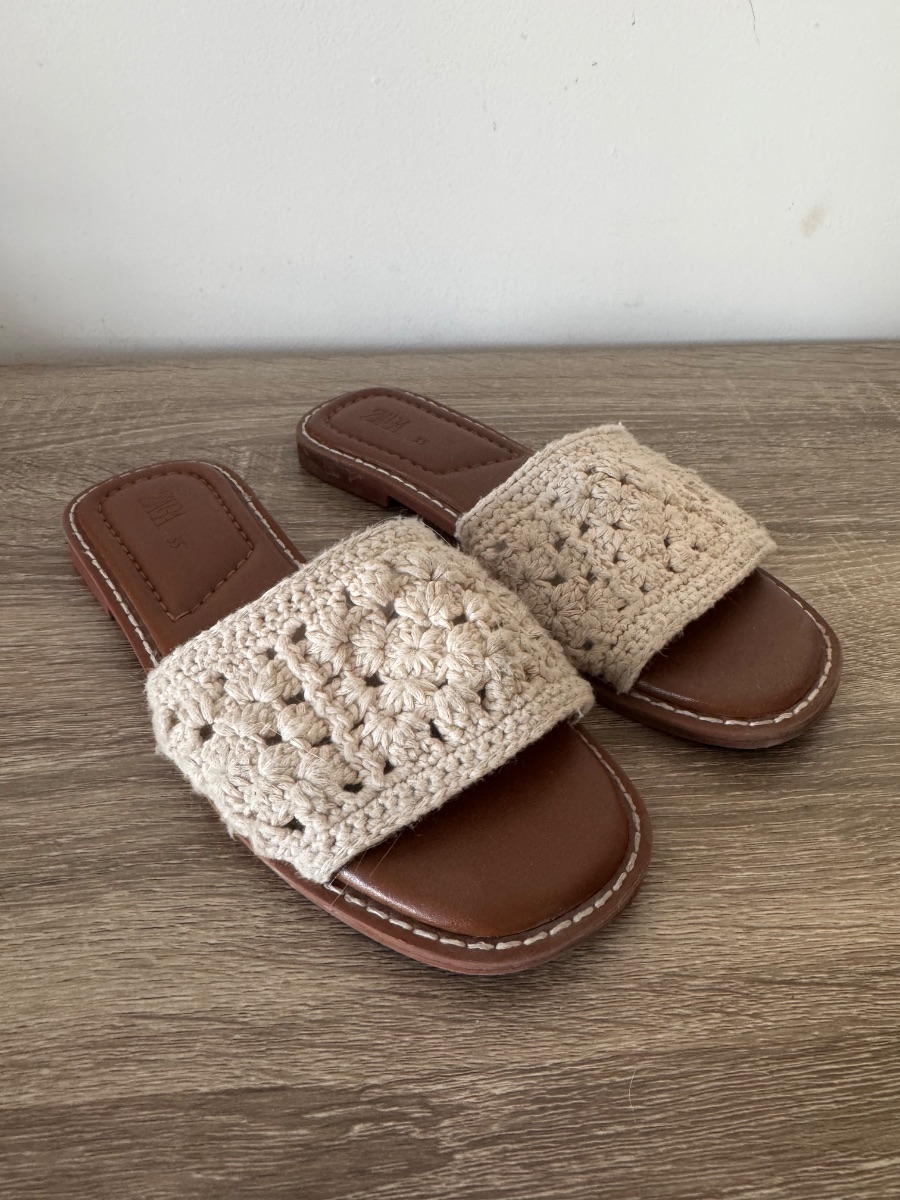 Zara Sandals - Slider EU35/UK2