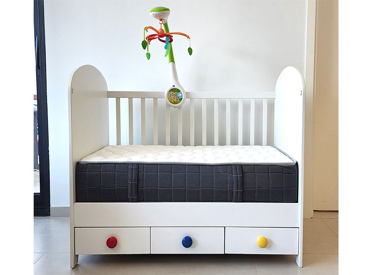 IKEA Baby Cot + Customized Englander Mattress + Chicco Music & Light Projector | 60×120 cm