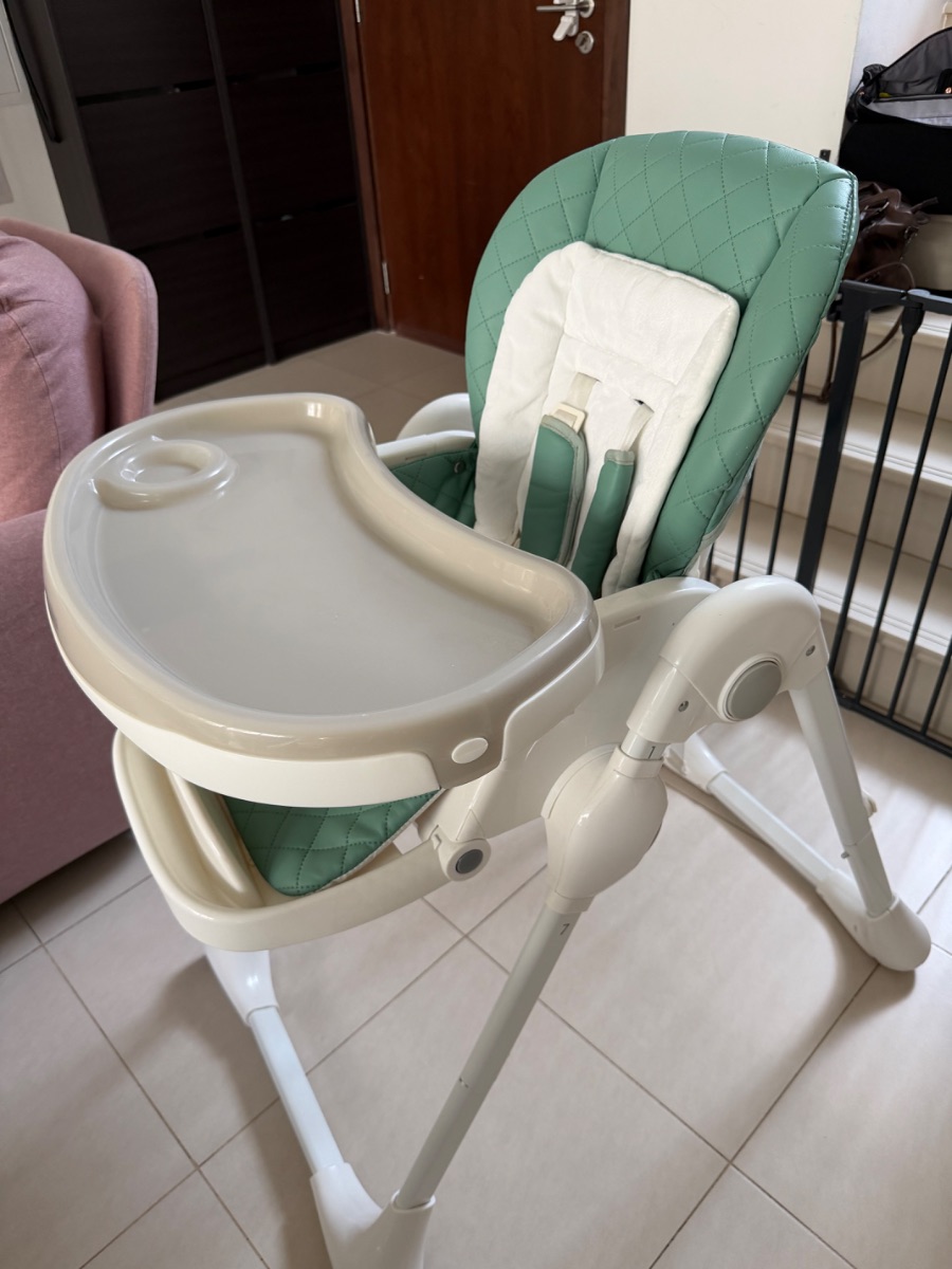 Giggles Lowel High Chair with Removable Tray and Wheels