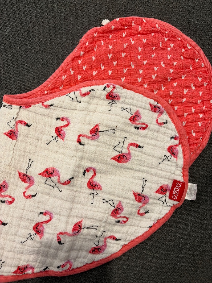 Nuby Reversible Bib/Burbcloth photo 3