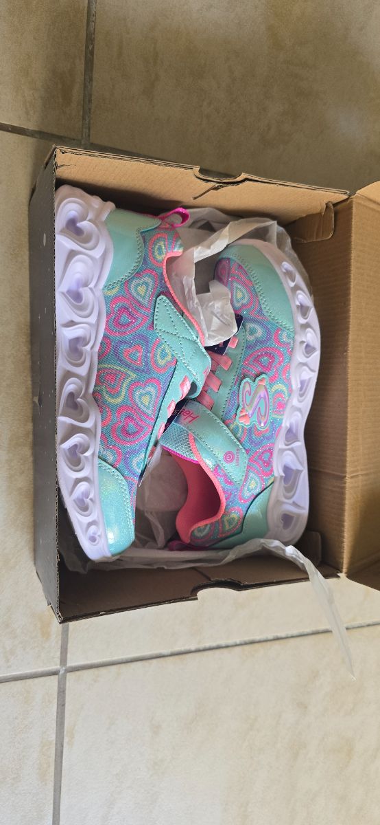 Brand New Heart and Lights Skechers photo 2