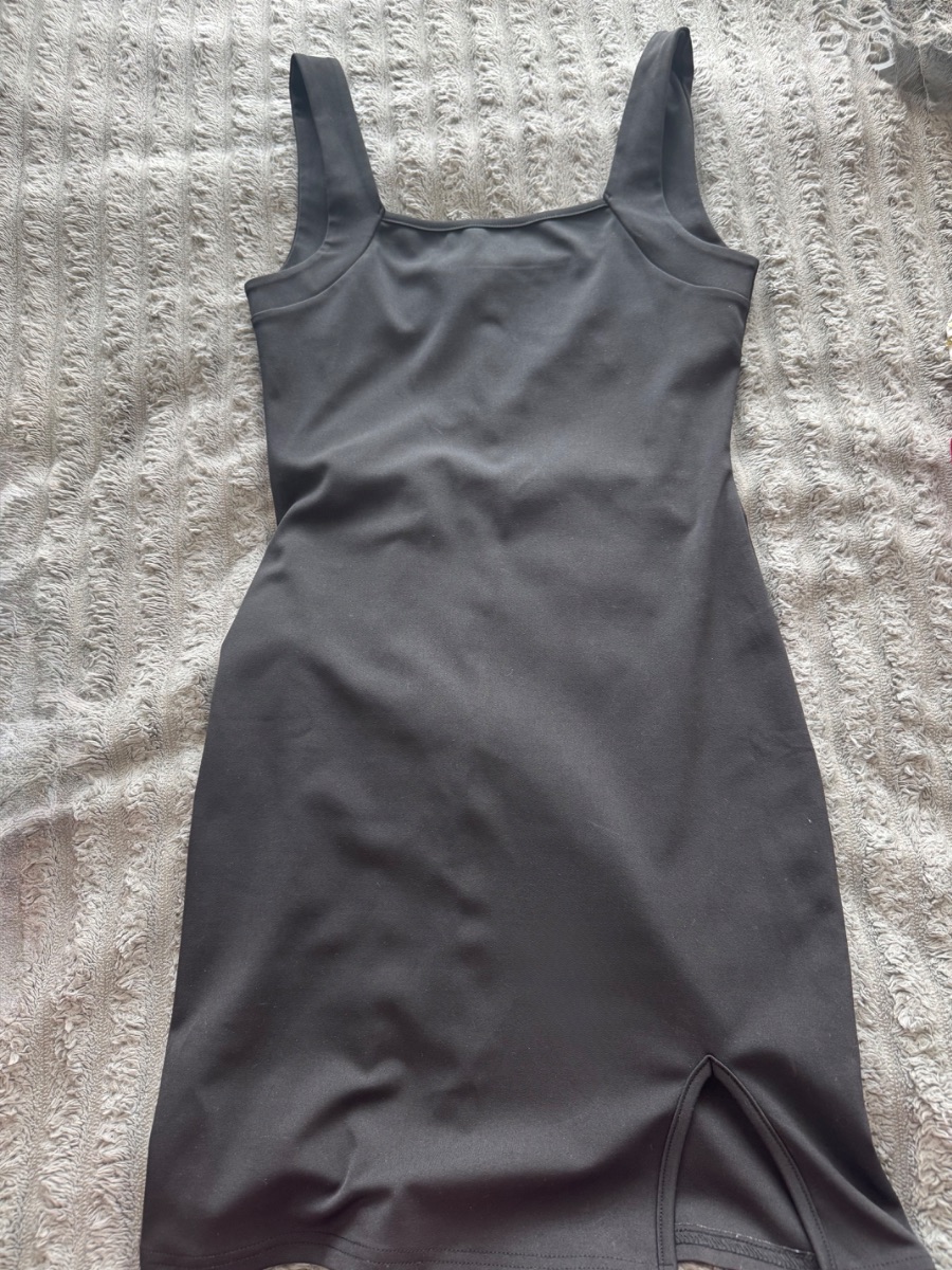 Black dress photo 2