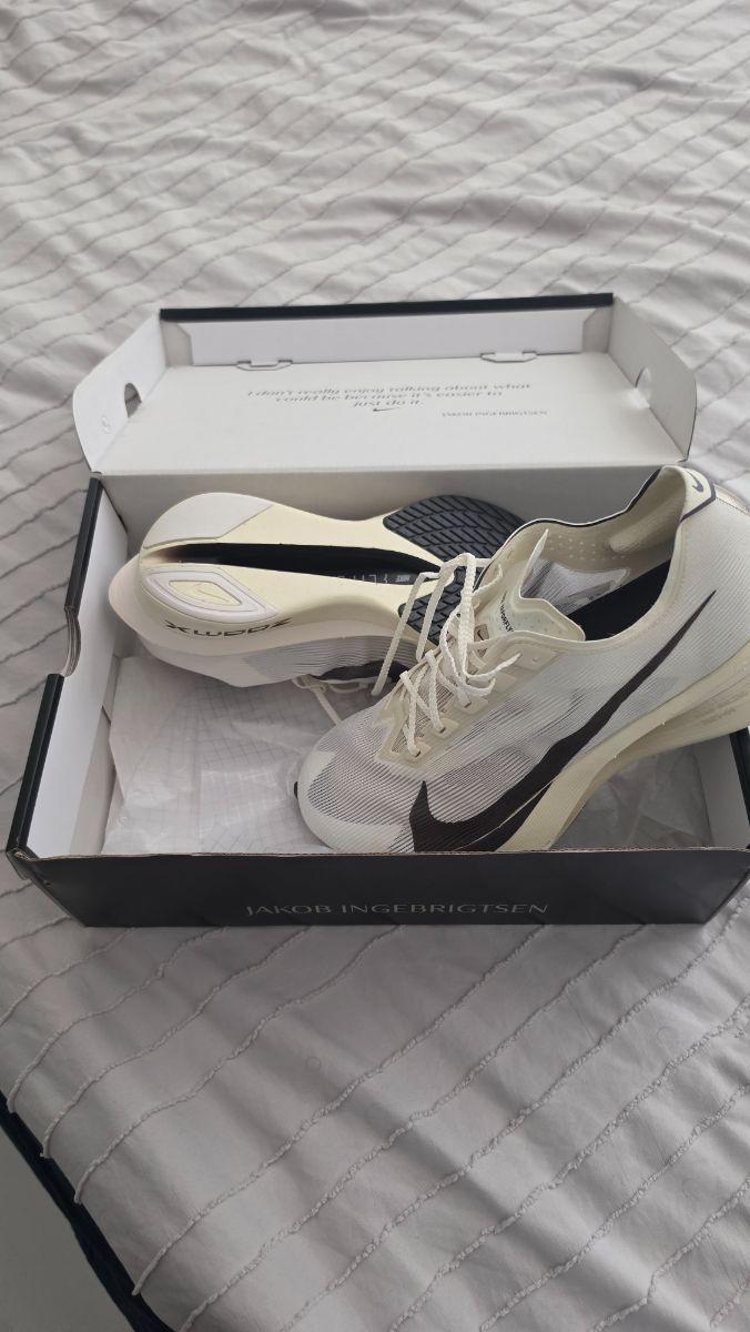 Nike vaporfly carbon plated photo 3