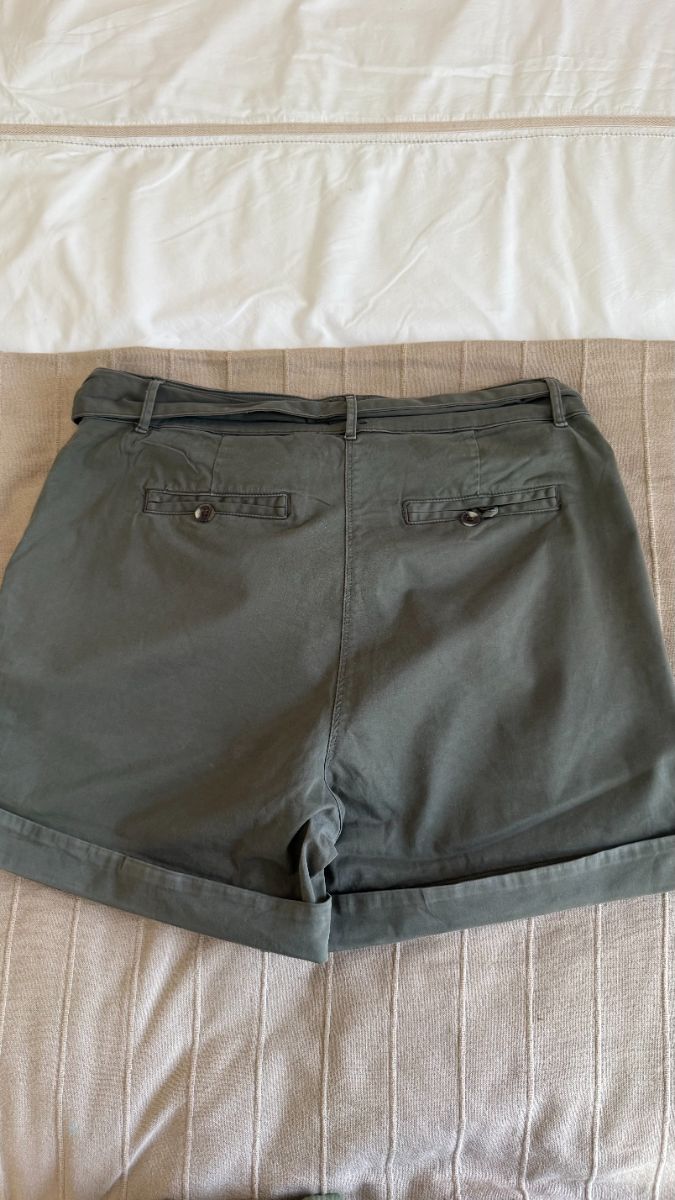 John Lewis Army Green Shorts UK12 photo 2