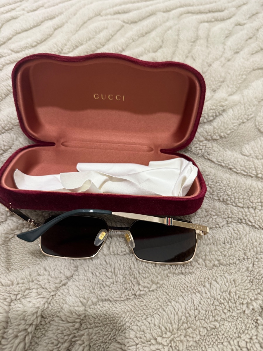 Gucci Sunglasses photo 2
